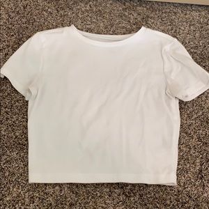 women’s white crop top